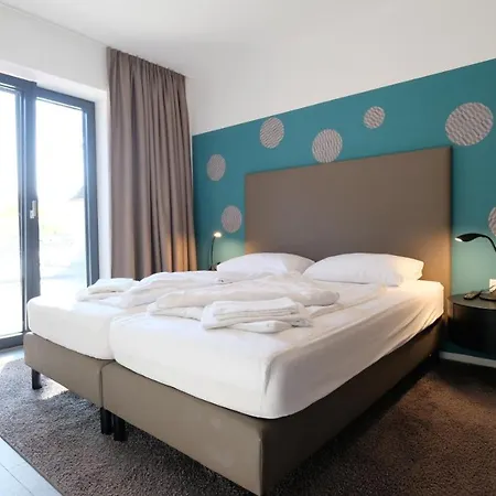 Blackhome I Contactless Check-in Apartahotel 3*