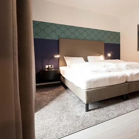 Blackhome I Contactless Check-in Apartahotel